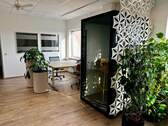 Blick auf die beiden freien Büroarbeitsplätze und die Telefonkab - Büro in Niedernberg