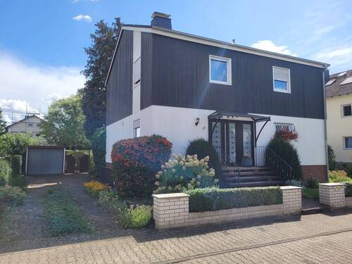 Straßenansicht - Freistehendes Einfamilienhaus in ruhiger Lage von Bauschheim