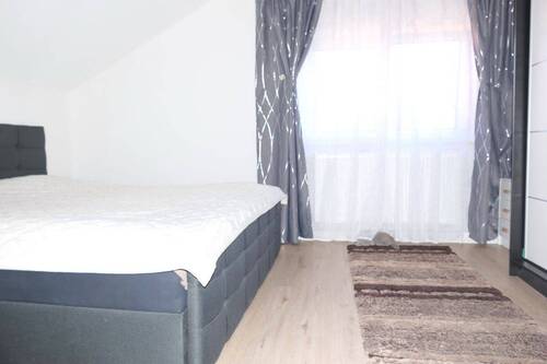 09-Schlafzimmer - 