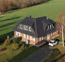 Mehrgenerationenwohnen ideal! Zweifamilienhaus mit Einliegerwohnung und großem Grundstück! - Klipphausen Bockwen