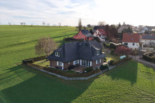 Grundstück - 6 Zimmer Mehrfamilienhaus, Wohnhaus in Klipphausen