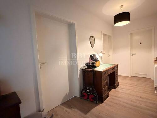 Flur mit Einbauschrank - 