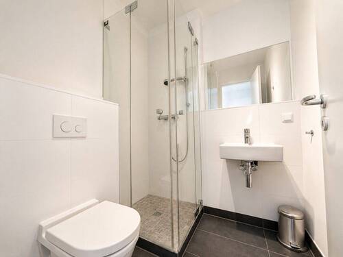 Guest Bathroom - 