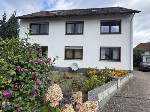 Hausansicht - Dreifamilienhaus in Löhne! - 439.000,00 EUR Kaufpreis,