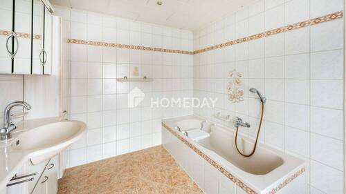 1. OG Badezimmer 1 - 