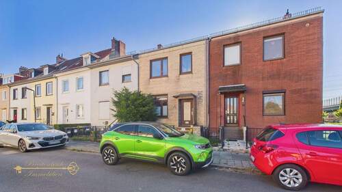 Haus Ansicht Eingang - 4 Zimmer Reihenmittelhaus in Bremen