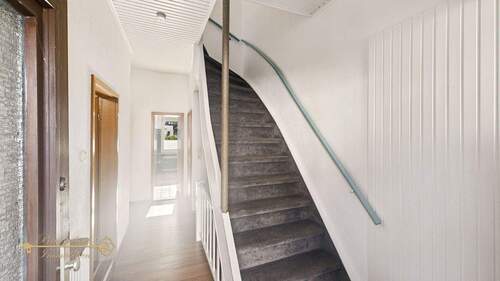 Eingangsbereich / Flur - Reihenmittelhaus mit 106,00 m&sup2; in Bremen zum Kaufen