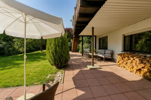 Terasse UG - Großes Wohnensemble mit drei Einheiten, Südterrasse und großem Grundstück