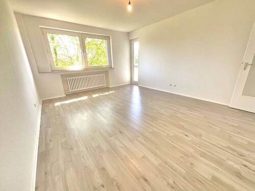 Wohnzimmer - 2 Zimmer Etagenwohnung in Mülheim an der Ruhr