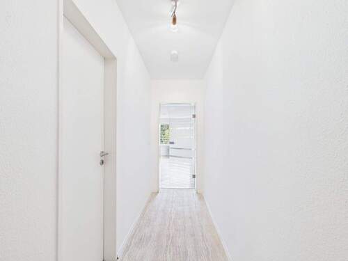 Flur - 2 Zimmer Etagenwohnung zum Kaufen in Lübeck