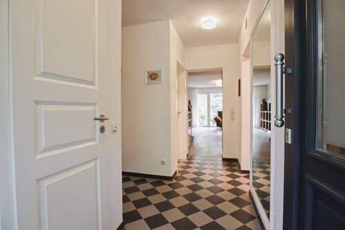 Eingangsbereich/ Flur - 4 Zimmer Reihenmittelhaus zum Kaufen in Halstenbek