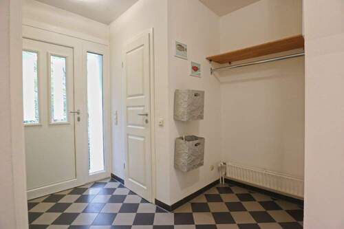 Eingangsbereich/ Flur - 4 Zimmer Reihenmittelhaus in Halstenbek