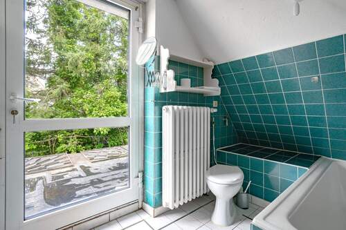 Bad OG mit Zugang Dachterrasse - 