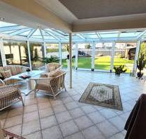 freistehend und top gepflegt - 695.000,00&nbsp;EUR Kaufpreis, ca.&nbsp; 170,00&nbsp;m&sup2;&nbsp;Wohnfl&auml;che in Rüsselsheim (PLZ: 65428)