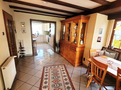 Diele mit Essbereich im Erdgeschoss - 5 Zimmer Einfamilienhaus in Rüsselsheim