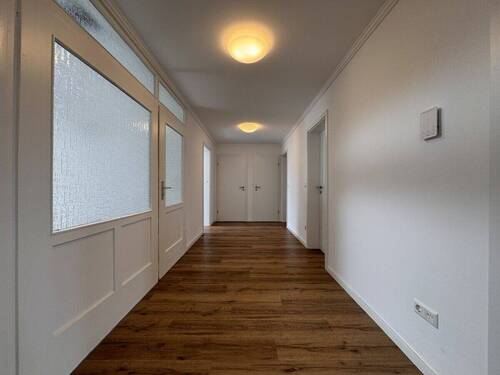 Flur - 5 Zimmer Einfamilienhaus zur Miete in Crailsheim