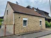 Hausfront vorne - Einfamilienhaus mit großem Grundstück im Duisburger Süden