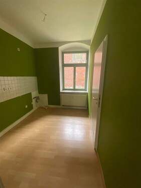 Küche hofseitig mit Zugang zum Bad - 