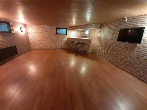 Keller Partyraum - 9 Zimmer Mehrfamilienhaus, Wohnhaus zum Kaufen in Neumünster