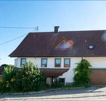 Attraktives Generationshaus mit zwei großen Garagen und schöner Fernsicht, in ruhiger Ortsrandlage! - Pfullendorf / Aach-Linz