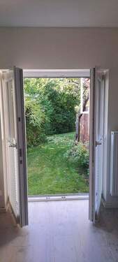 Blick aus Anbau in den Garten - 