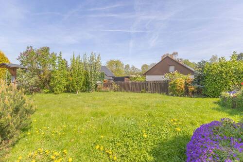 Haus & Gartenansicht - 5 Zimmer Einfamilienhaus in Menden