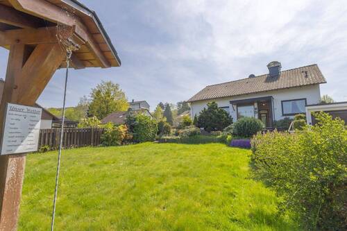 Haus & Gartenansicht - Einfamilienhaus mit 122,00 m&sup2; in Menden zum Kaufen