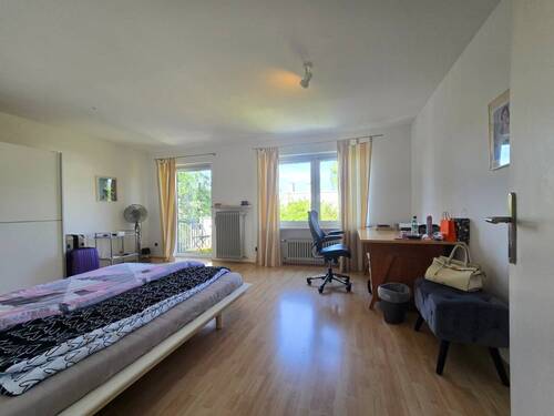 Zimmer OG (Aufteilung in 2 Zimmer möglich) - 