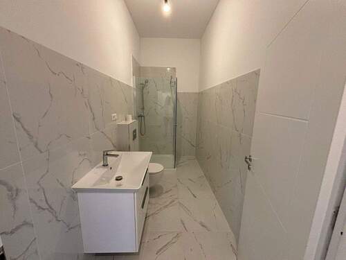 Neues Badezimmer - Etagenwohnung mit 73,00 m&sup2; in Kloster Lehnin zur Miete