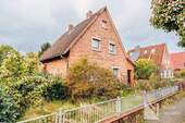 Straßenansicht - 6 Zimmer Einfamilienhaus zum Kaufen in Lüneburg