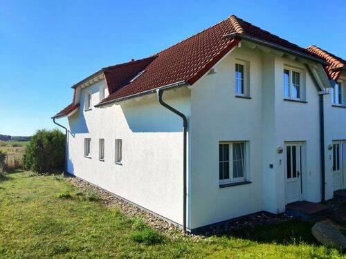 Hausansicht - 2 Zimmer Etagenwohnung in Sagard