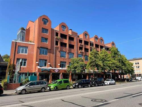 Hausansicht seitlich - Beste Lage: Gewerbeeinheit mit 3 TG-Stellplätzen im Zentrum von Kiel Holtenauer Straße, Kiel