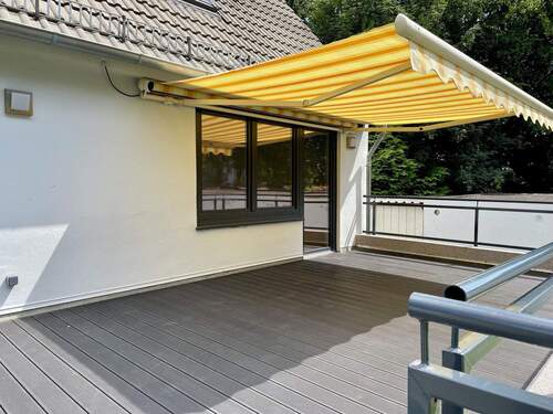 Balkon mit Markise - 