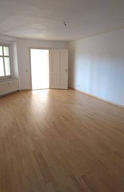 Wohnzimmer - 4 Zimmer Etagenwohnung zur Miete in Görlitz