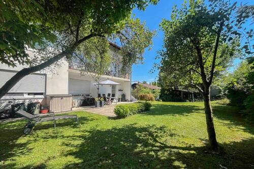 Gartenseite - 9 Zimmer Mehrfamilienhaus, Wohnhaus zum Kaufen in Rosenheim