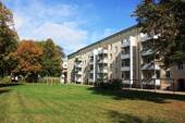Hofansicht - Im Erdgeschoss gelegene 2-Raum-Wohnung mit Balkon