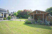 Garten mit Gartenhaus - 