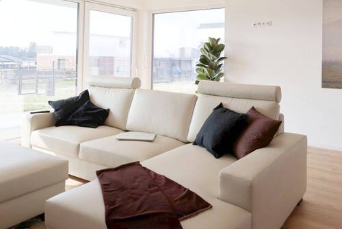 1 Wohnzimmer - 3 Zimmer Doppelhaushälfte zum Kaufen in Sassenburg-Bernsteinsee