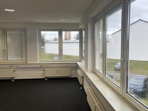 Chefbüro - 8 Zimmer Büro zur Miete in Mittelbach