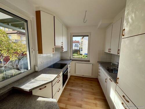 Küche - Neu renovierte Erdgeschosswohnung mit 2 Balkonen und Stellplatz sucht neuen Mieter