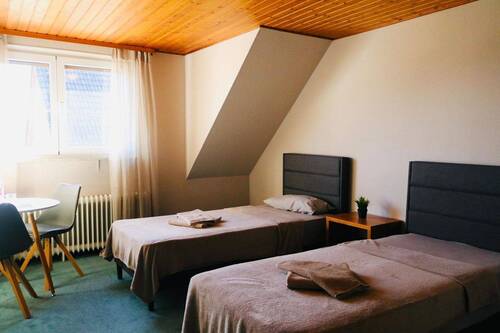 Hotel 10.jpeg - 