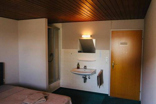 Hotel 9.jpeg - 