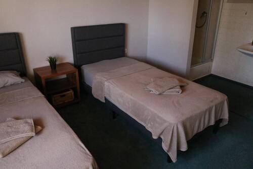 Hotel 7.jpeg - 