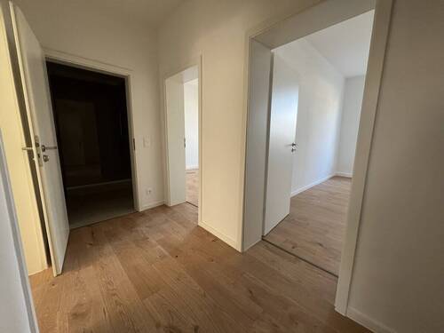 Flur - Etagenwohnung mit 58,70 m&sup2; in Dresden zur Miete