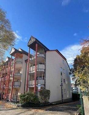 Hausansicht - Schöne helle 2-Raumwohnung mit großem Balkon