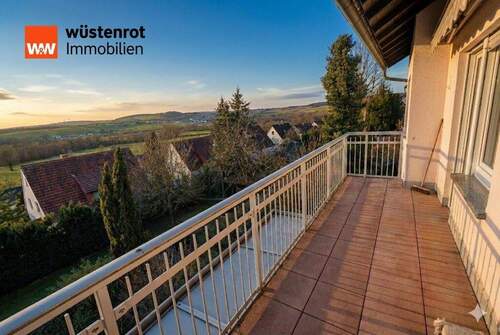 EG Balkon - 7 Zimmer Einfamilienhaus in Fulda / Horas