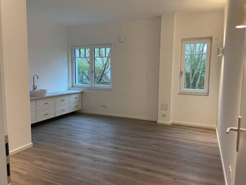 Behandlungsraum 1 - Büro mit 22,70 m&sup2; in Niendorf zur Miete