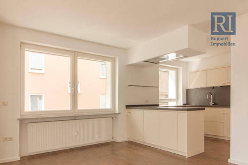 Küche mit Essbereich - 3 Zimmer Etagenwohnung zum Kaufen in Würzburg