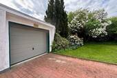 Garage mit elektrischem Rolltor - 