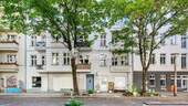 Außenansicht 2 - Altbaucharme trifft Großstadtgefühl - Ihr neues Zuhause in Friedrichshain wartet.